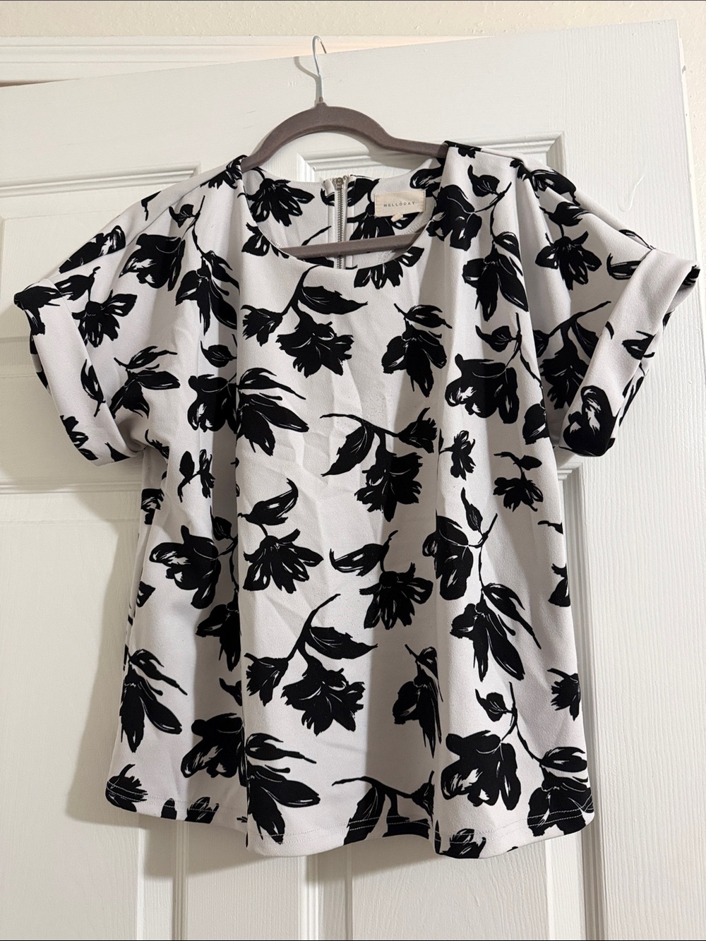 Black & White Floral Short Sleeve Top - Women